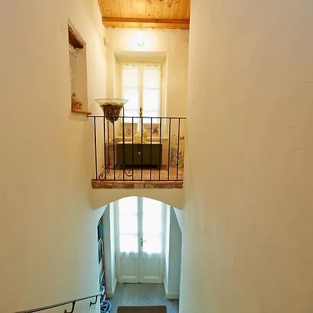 Alle Rive Bed'N'Books Apt Guest house